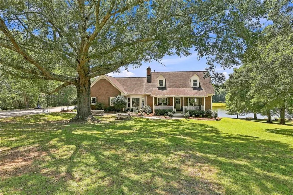 245 Pine Knott Road Fayetteville, GA 30214