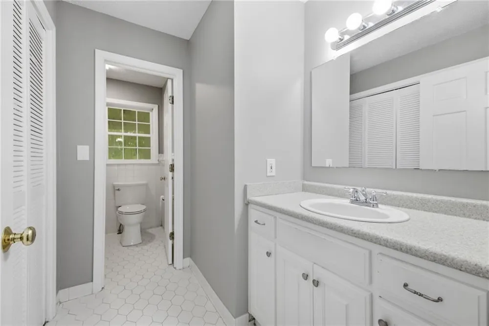 571 Frontier Circle Summerville, GA 30747