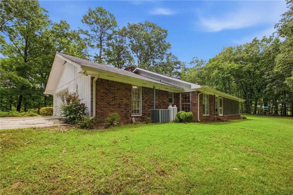 571 Frontier Circle Summerville, GA 30747