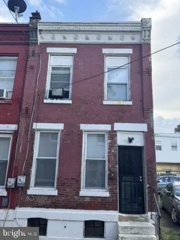 1038 W MONMOUTH STREET