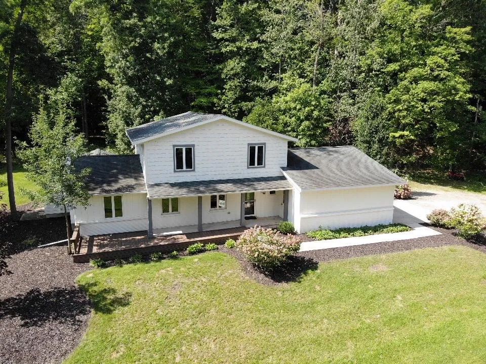 2198 Trillium Lane NW Grand Rapids, MI 49534