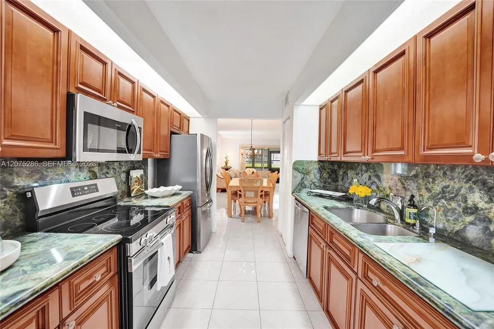 800 SW 137th Ave #101G Pembroke Pines, FL 33027