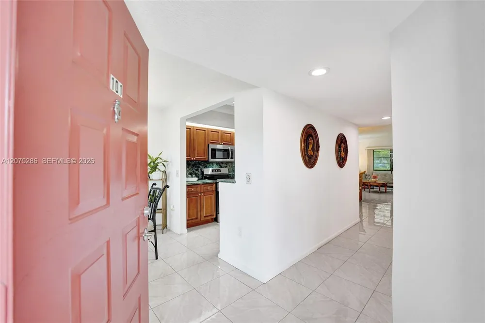 800 SW 137th Ave #101G Pembroke Pines, FL 33027