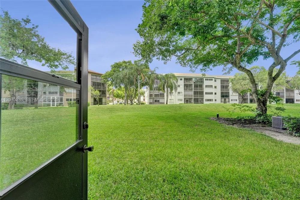 800 SW 137th Ave #101G Pembroke Pines, FL 33027