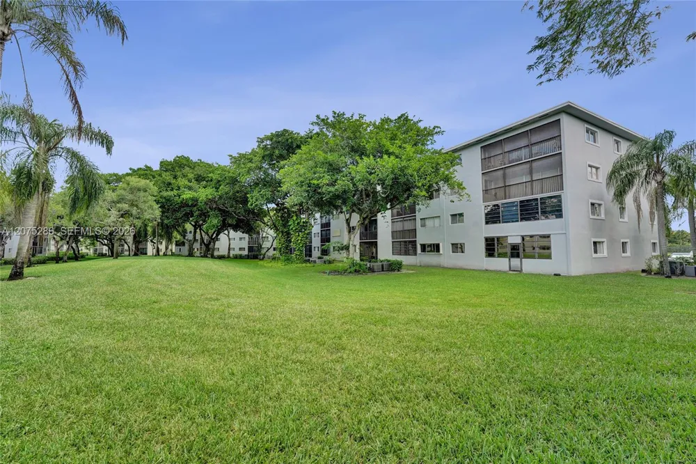 800 SW 137th Ave #101G Pembroke Pines, FL 33027