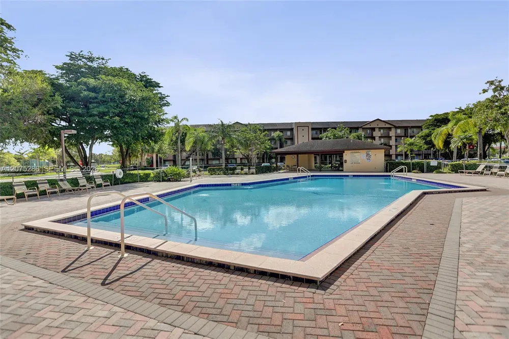 800 SW 137th Ave #101G Pembroke Pines, FL 33027