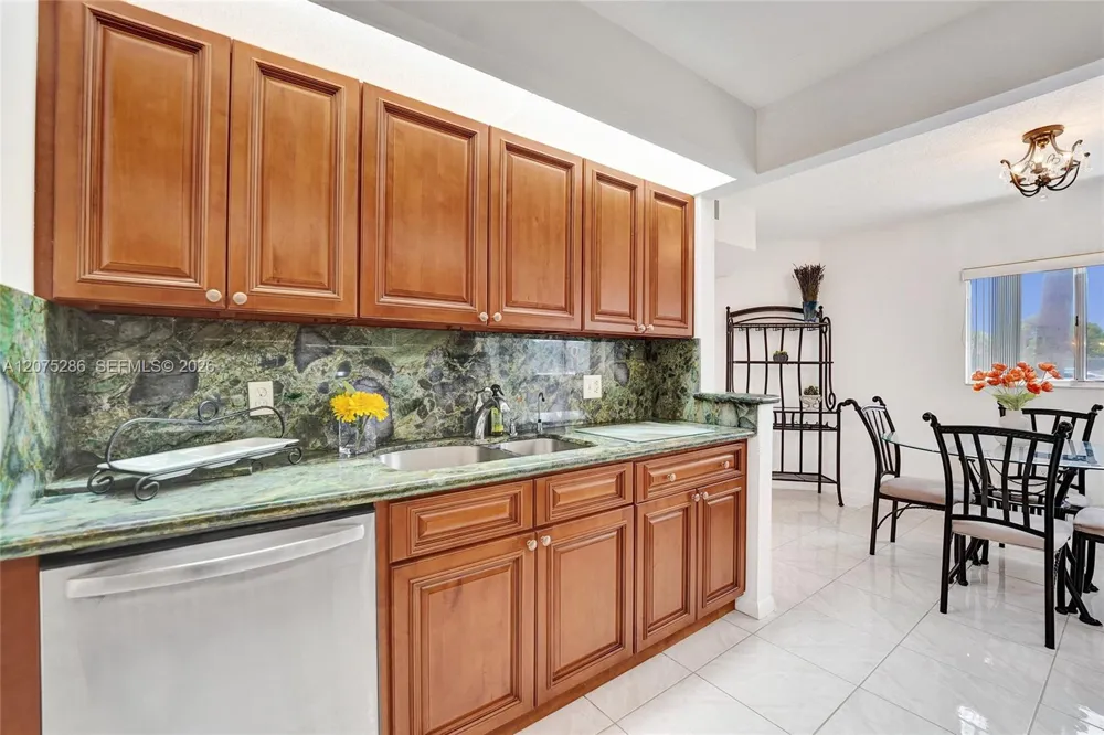 800 SW 137th Ave #101G Pembroke Pines, FL 33027