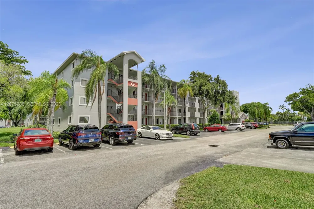 800 SW 137th Ave #101G Pembroke Pines, FL 33027