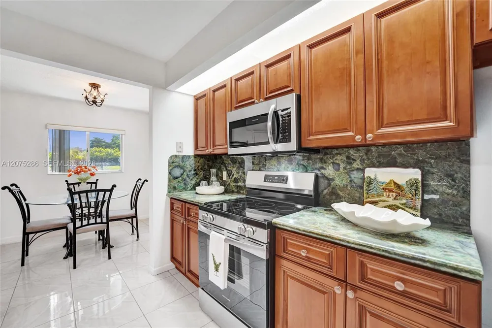 800 SW 137th Ave #101G Pembroke Pines, FL 33027