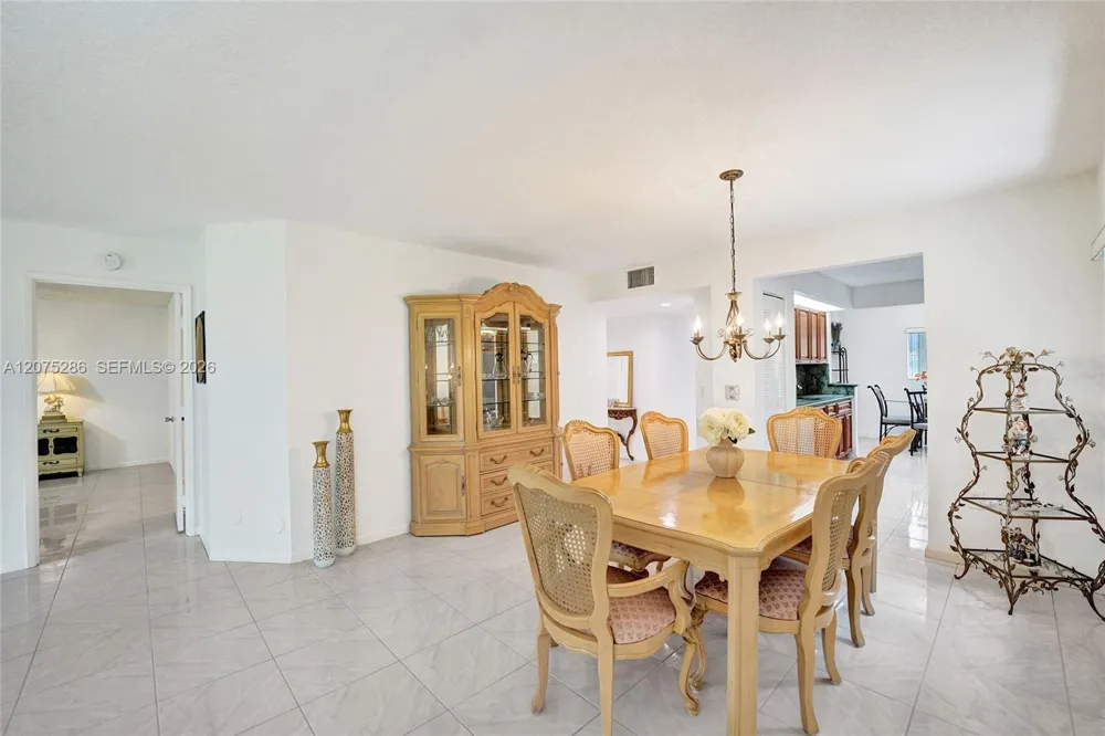 800 SW 137th Ave #101G Pembroke Pines, FL 33027