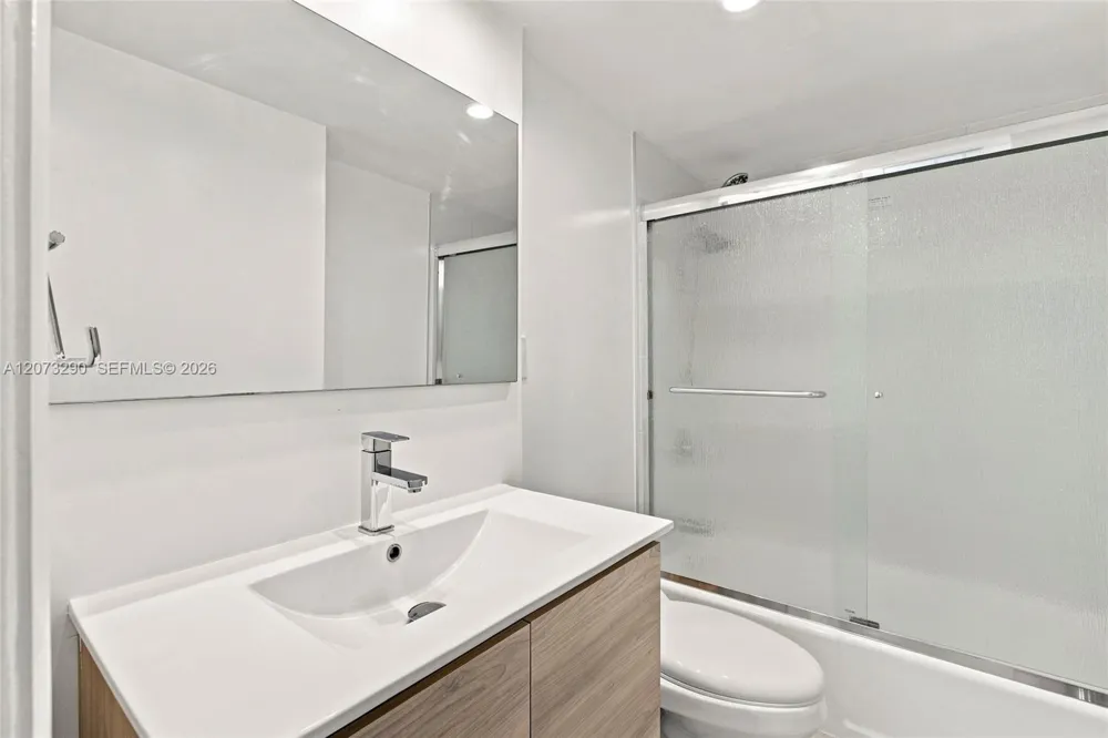 1901 Brickell Ave #B1411 Miami, FL 33129