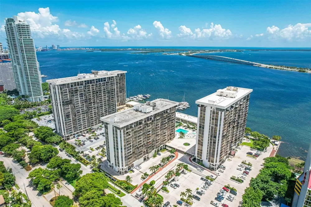 1901 Brickell Ave #B1411 Miami, FL 33129