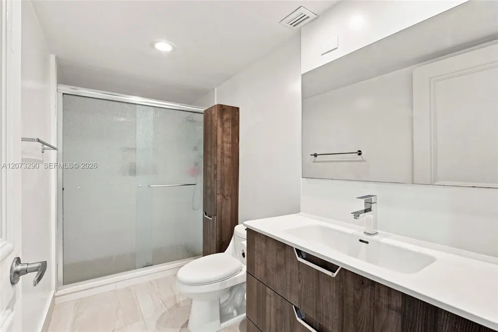 1901 Brickell Ave #B1411 Miami, FL 33129