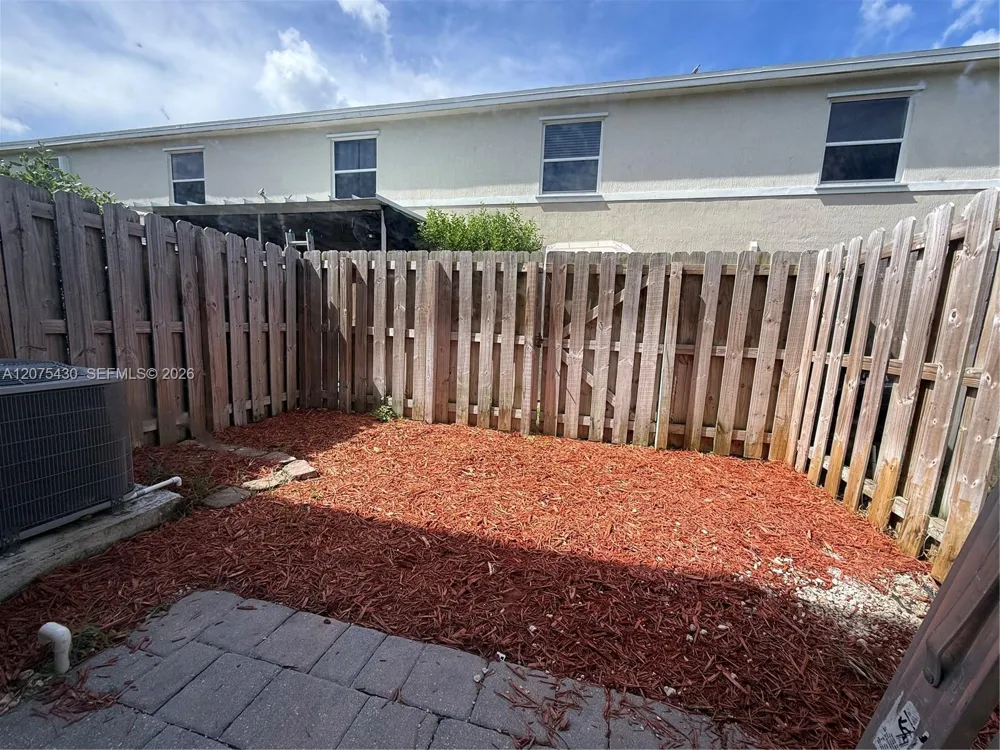 488 NE 5th Ter Florida City, FL 33034