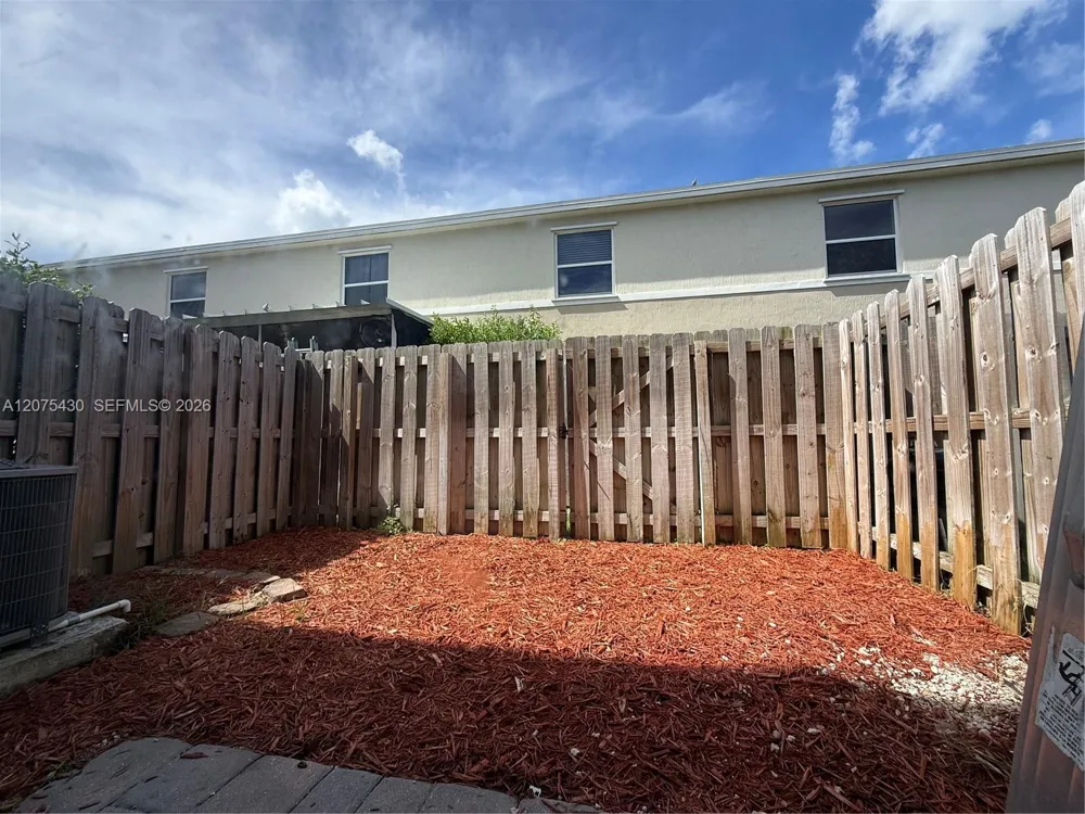 488 NE 5th Ter Florida City, FL 33034