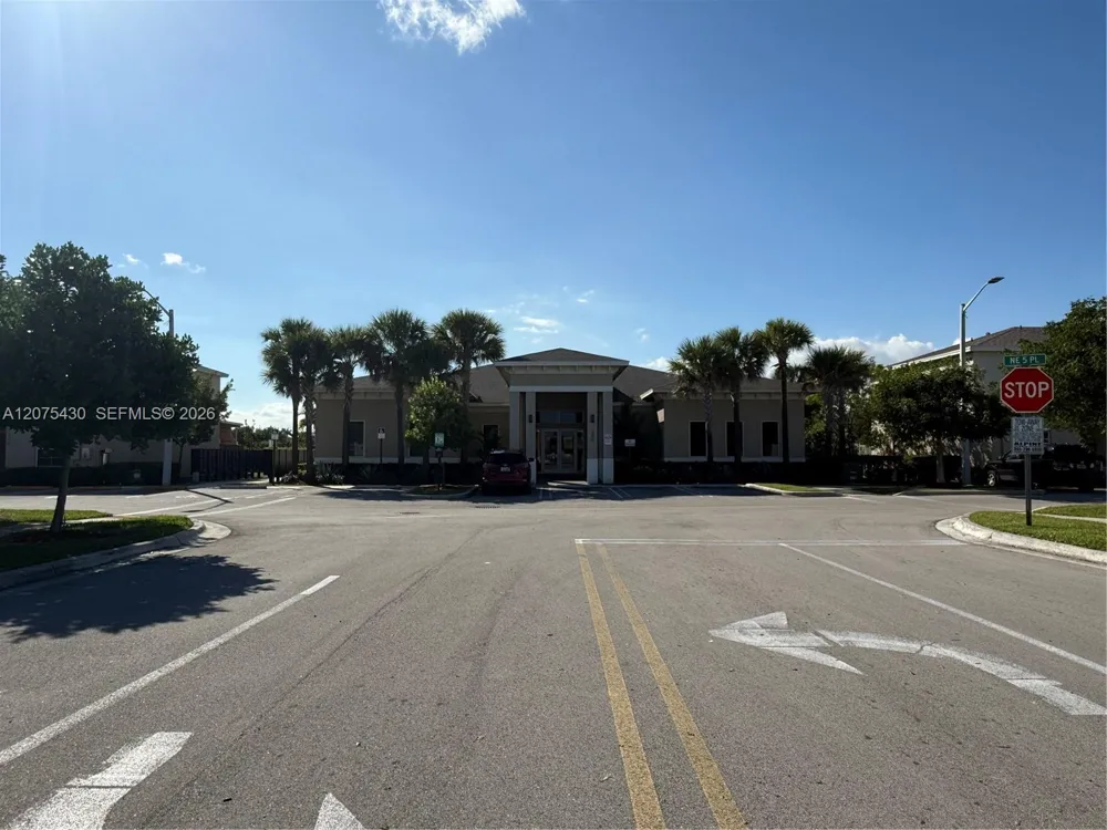488 NE 5th Ter Florida City, FL 33034