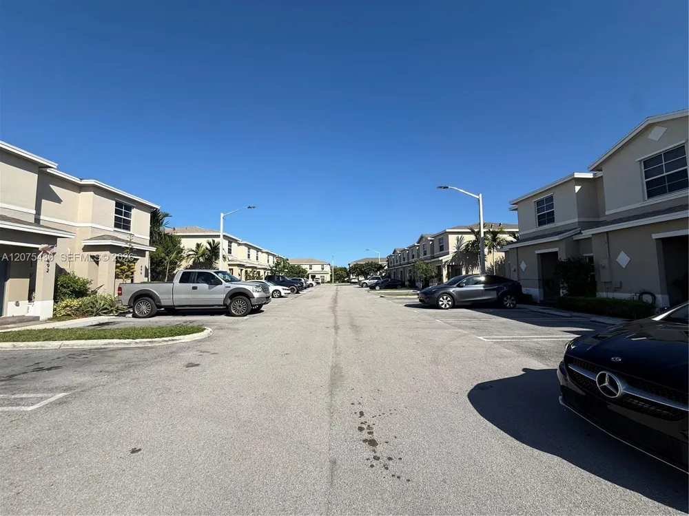 488 NE 5th Ter Florida City, FL 33034
