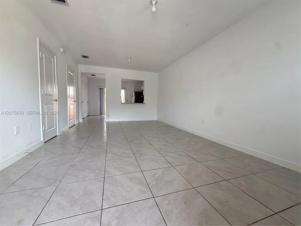 488 NE 5th Ter Florida City, FL 33034