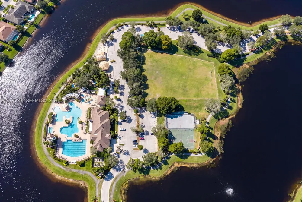 1776 Aspen Ln Weston, FL 33327