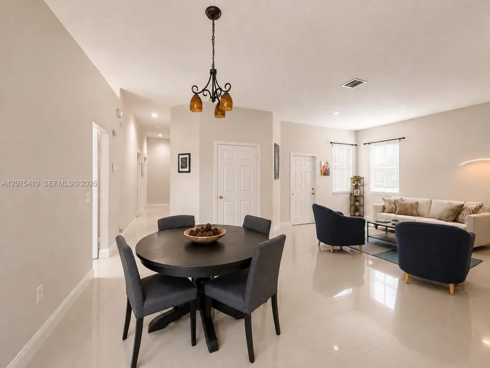 1776 Aspen Ln Weston, FL 33327