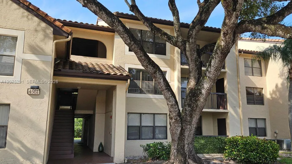 4561 W Mcnab Rd #13 Pompano Beach, FL 33069