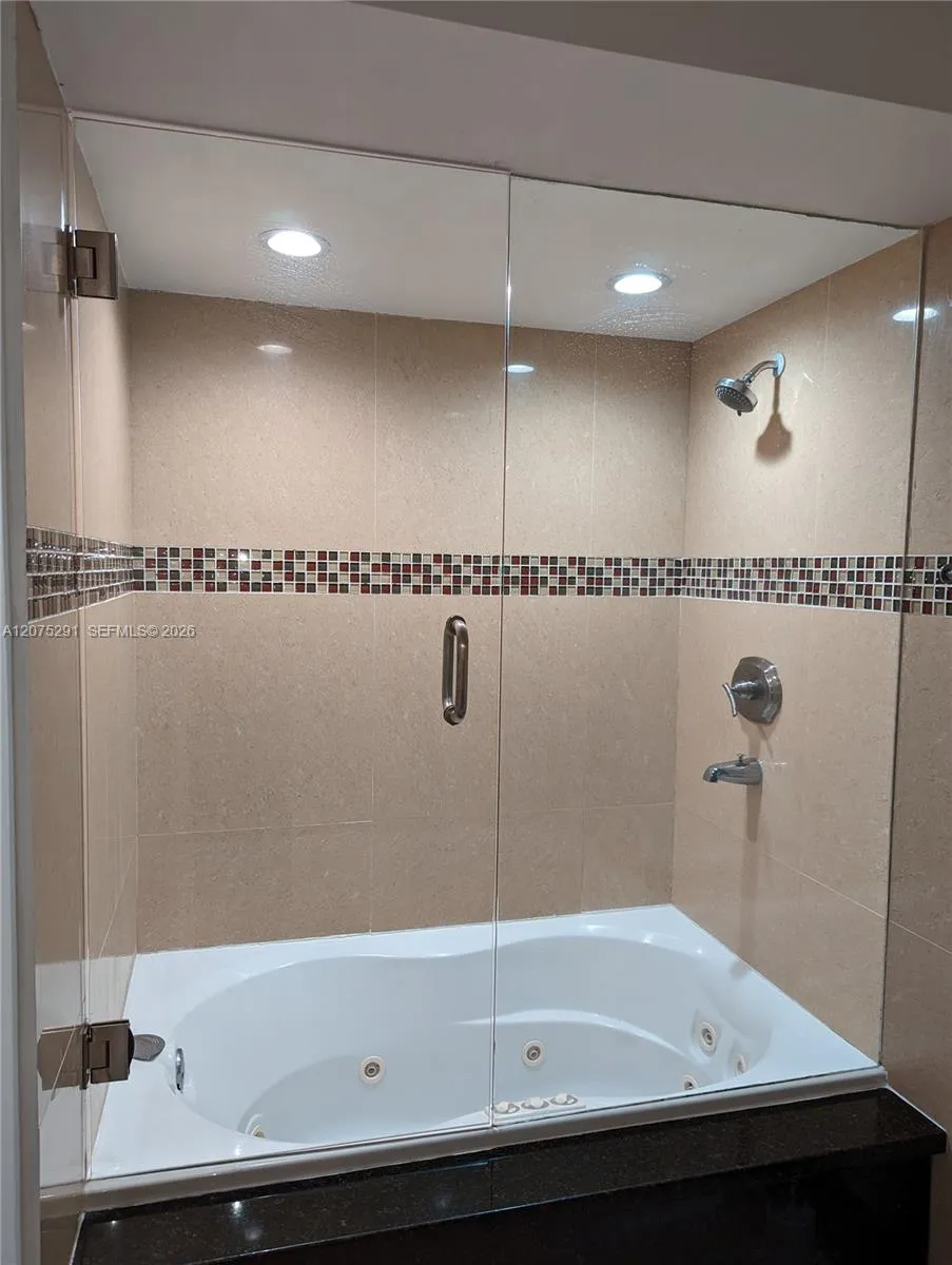 4561 W Mcnab Rd #13 Pompano Beach, FL 33069