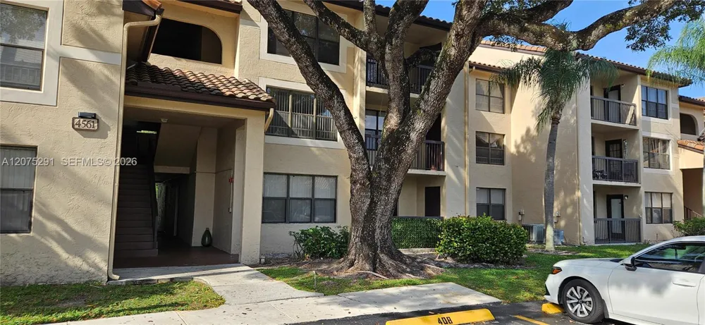 4561 W Mcnab Rd #13 Pompano Beach, FL 33069