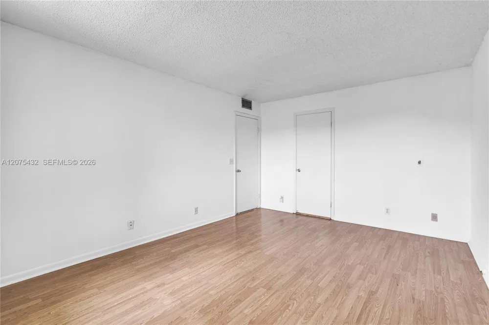 300 SW 134th Way #413E Pembroke Pines, FL 33027