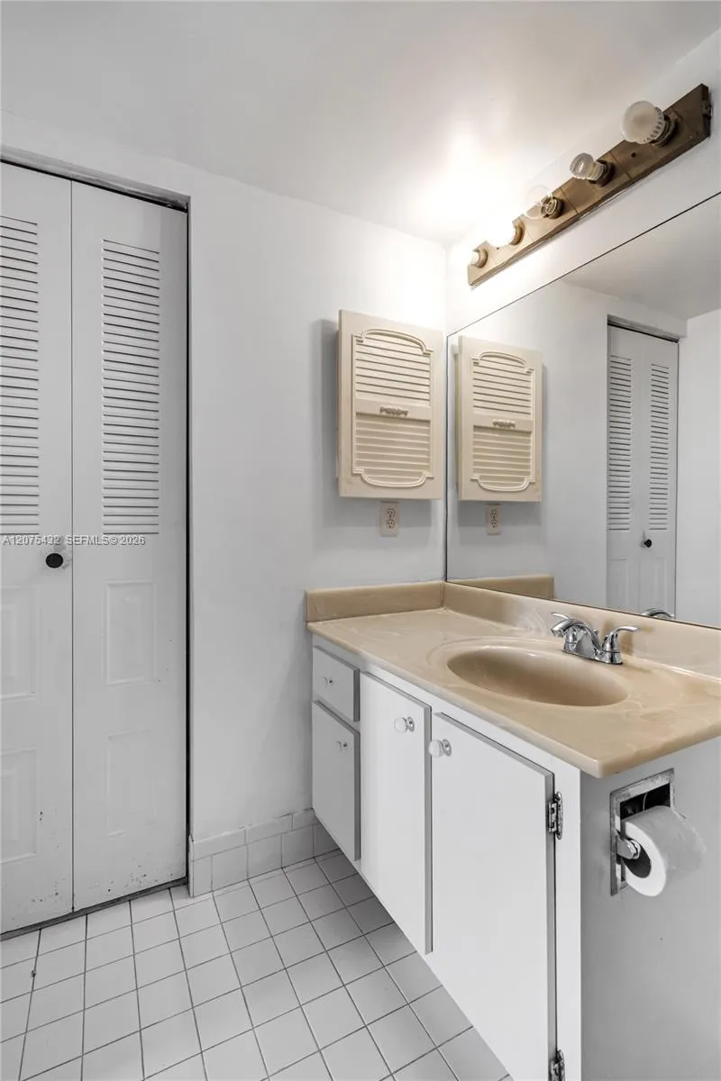 300 SW 134th Way #413E Pembroke Pines, FL 33027