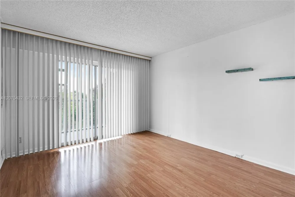 300 SW 134th Way #413E Pembroke Pines, FL 33027