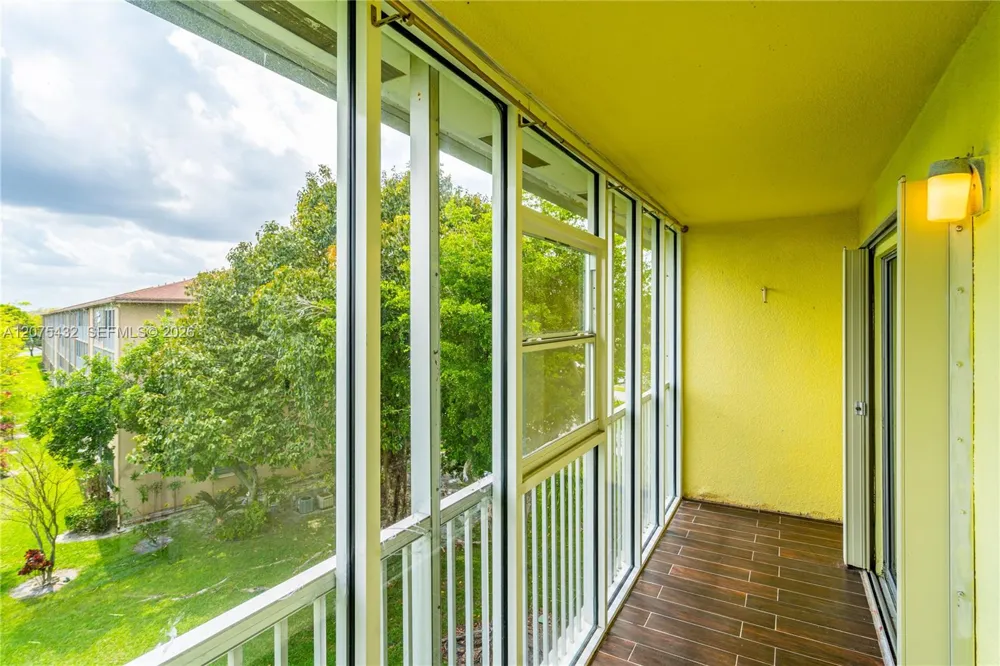 300 SW 134th Way #413E Pembroke Pines, FL 33027