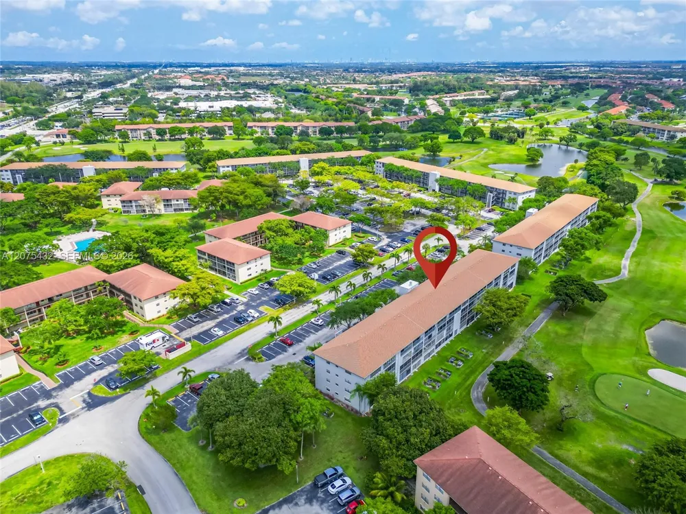 300 SW 134th Way #413E Pembroke Pines, FL 33027