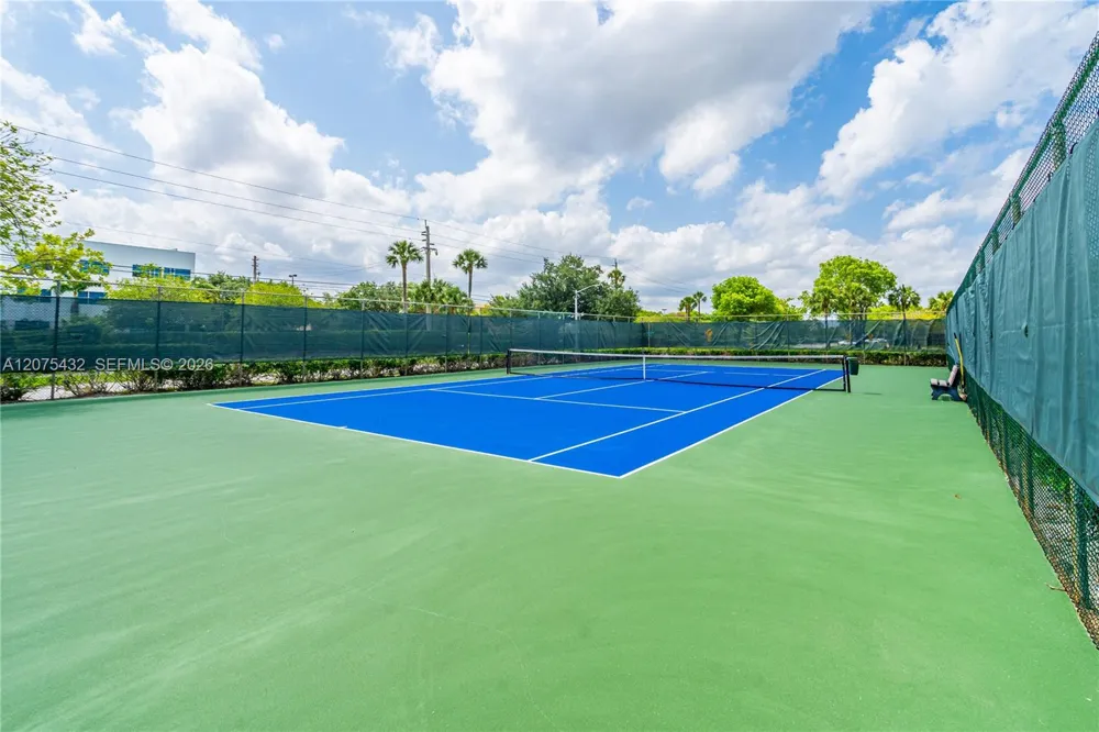 300 SW 134th Way #413E Pembroke Pines, FL 33027