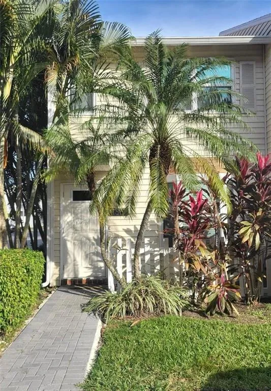 1861 NE 15TH AVENUE Fort Lauderdale, FL 33305