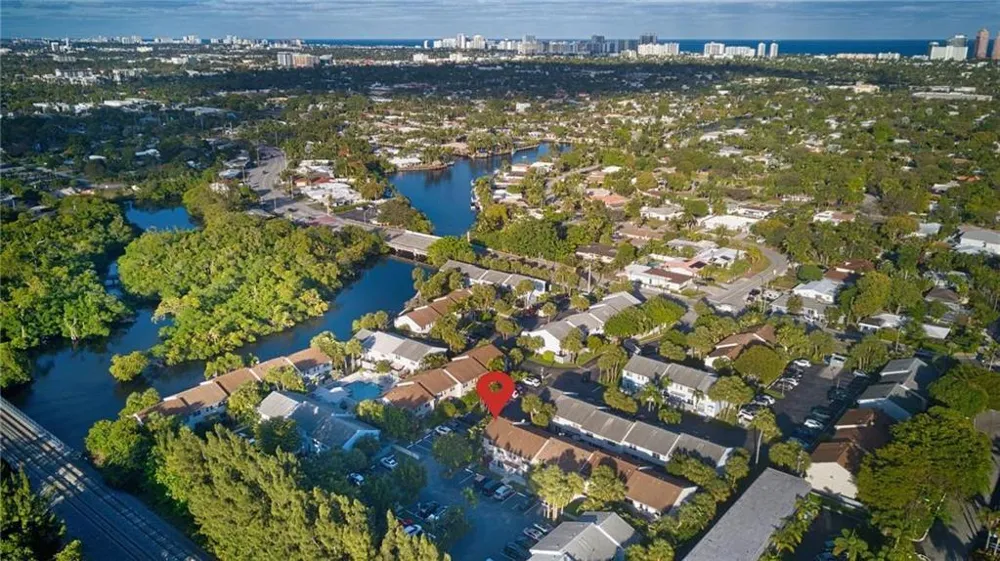 1861 NE 15TH AVENUE Fort Lauderdale, FL 33305