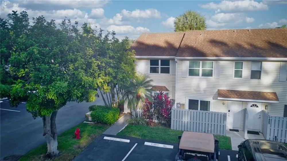 1861 NE 15TH AVENUE Fort Lauderdale, FL 33305