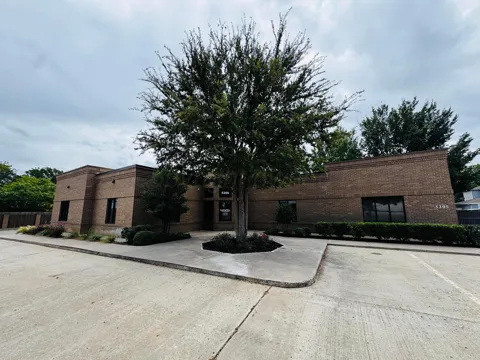 5305 W Interstate 40 Frontage Road