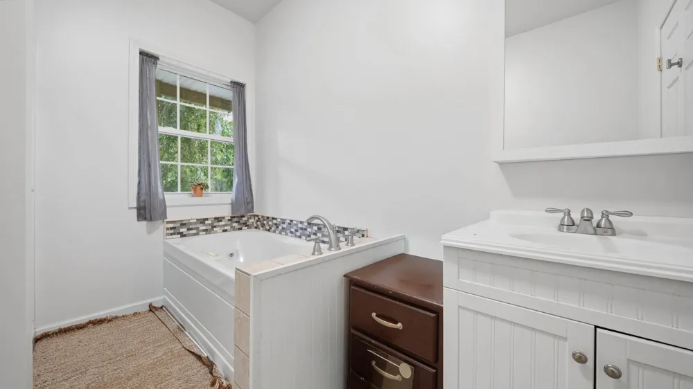 242 Robert Simmons Road Graysville, TN 37338
