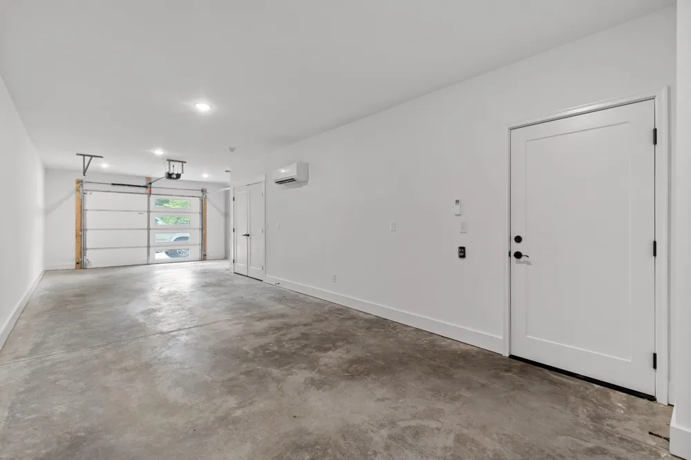 737 N Market Street #8 Chattanooga, TN 37405