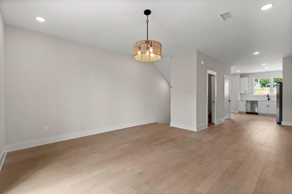 737 N Market Street #8 Chattanooga, TN 37405
