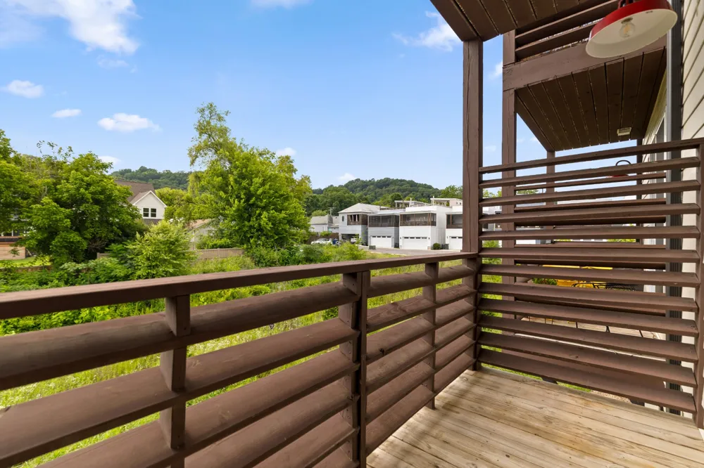 737 N Market Street #8 Chattanooga, TN 37405
