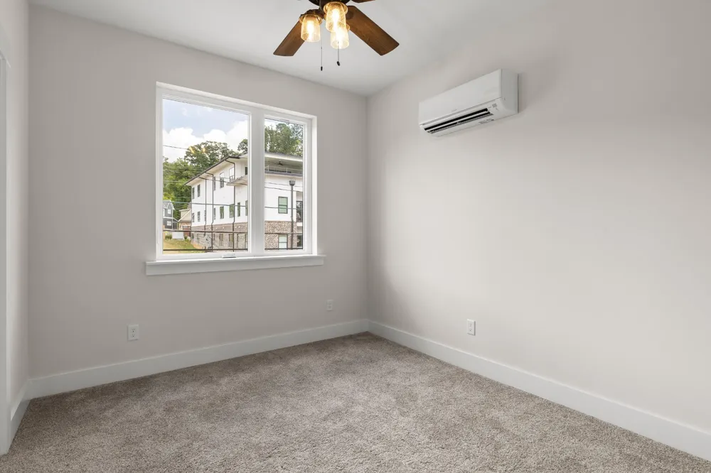 737 N Market Street #8 Chattanooga, TN 37405