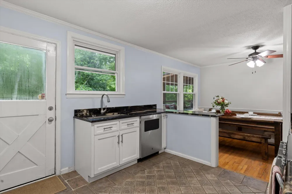 508 Mcfarland Road Lookout Mountain, GA 30750