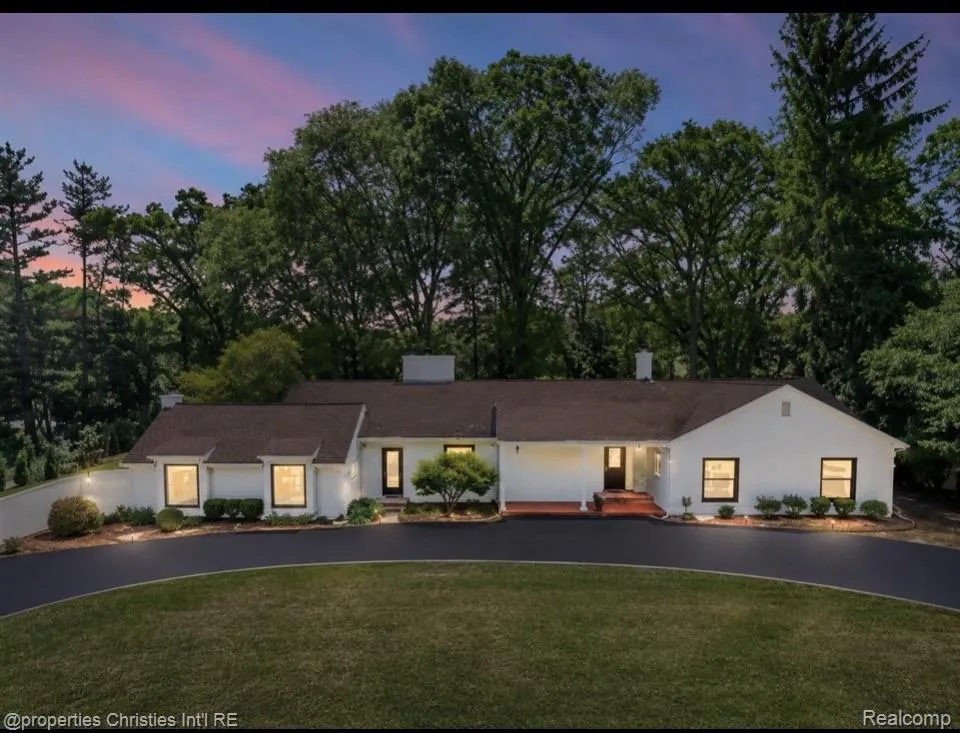 1257 Charrington Road Bloomfield Hills City, MI 48301