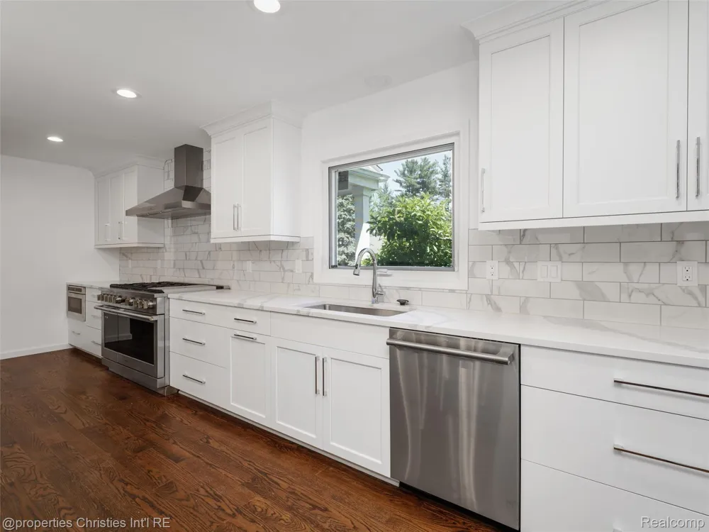 1257 Charrington Road Bloomfield Hills City, MI 48301