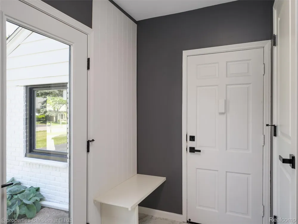1257 Charrington Road Bloomfield Hills City, MI 48301