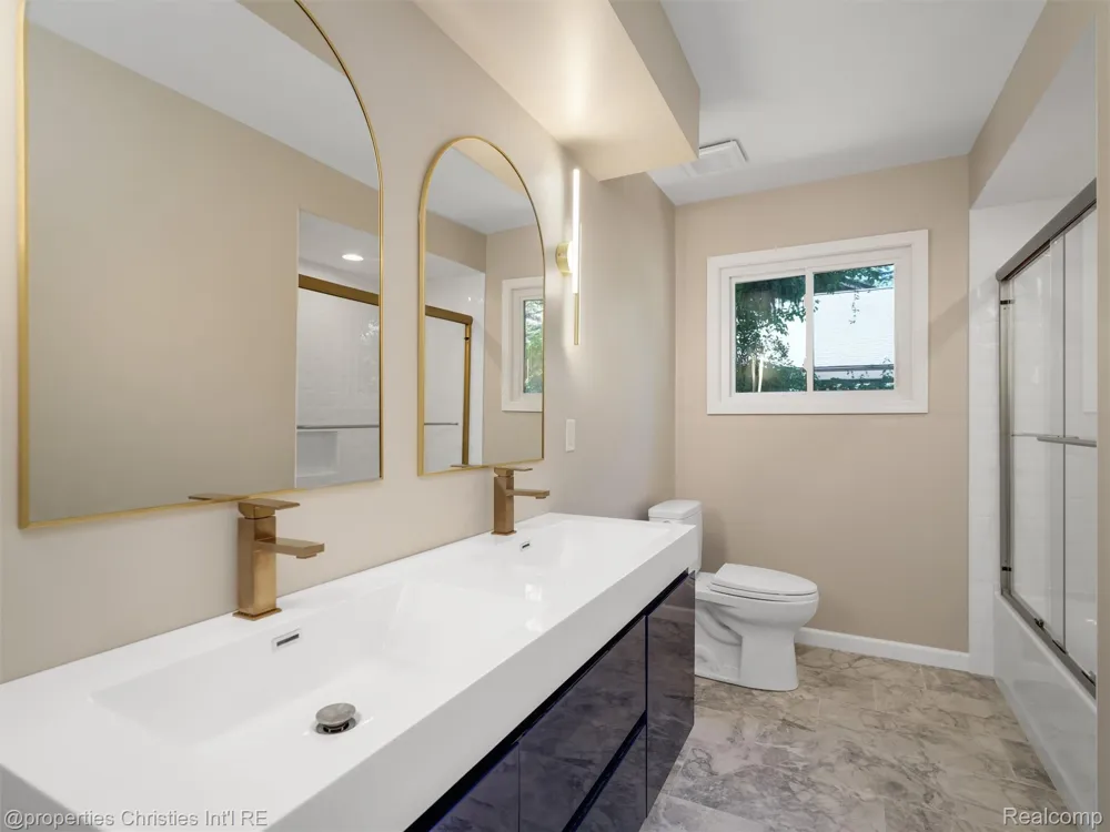 1257 Charrington Road Bloomfield Hills City, MI 48301