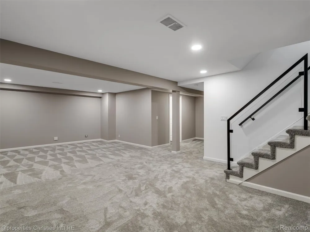 1257 Charrington Road Bloomfield Hills City, MI 48301