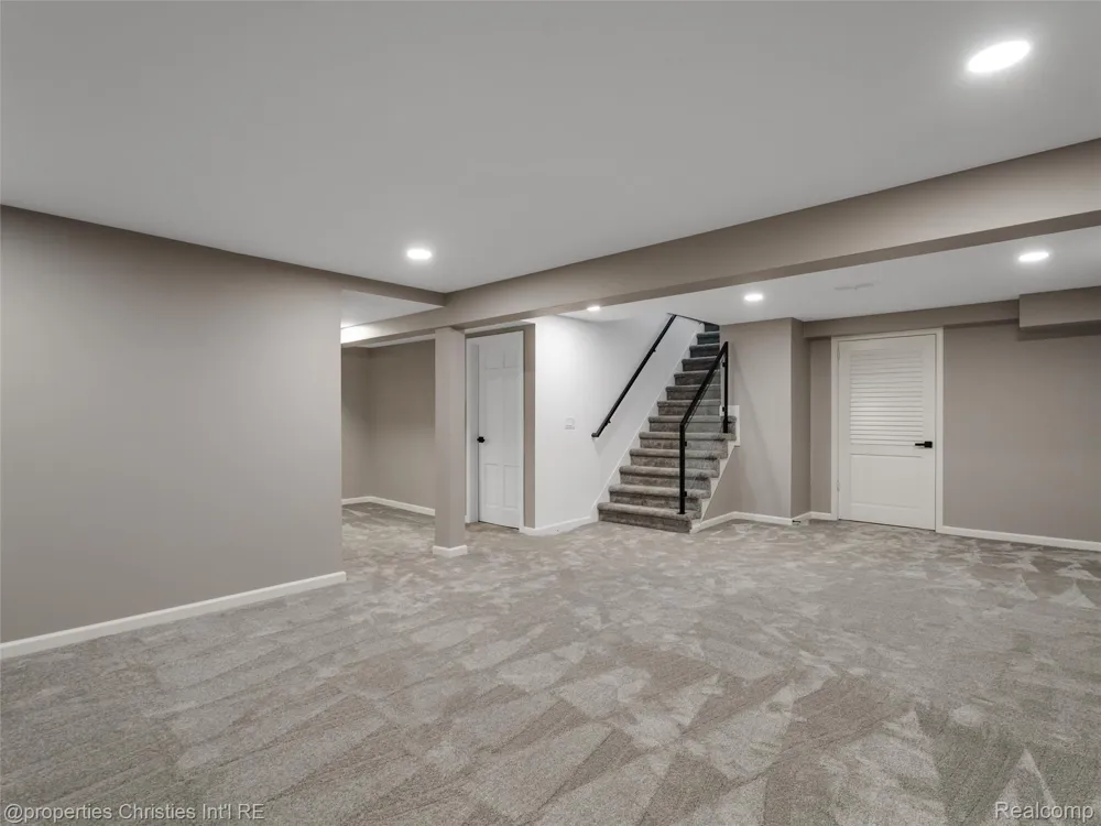 1257 Charrington Road Bloomfield Hills City, MI 48301