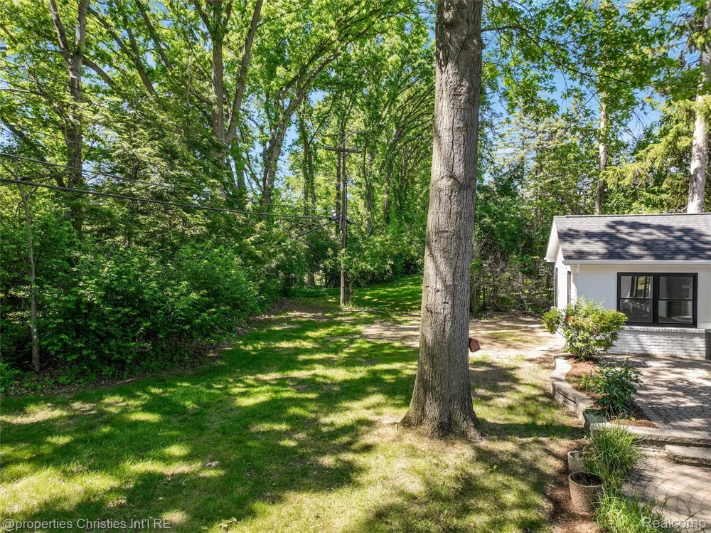 1257 Charrington Road Bloomfield Hills City, MI 48301